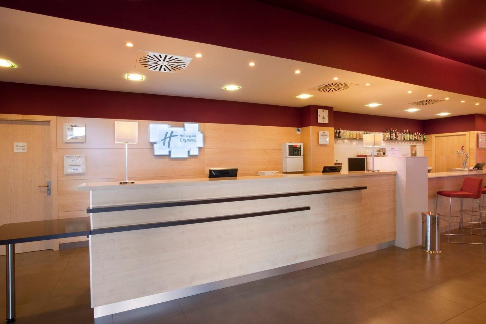 Holiday Inn Express Madrid-Getafe By Ihg Экстерьер фото