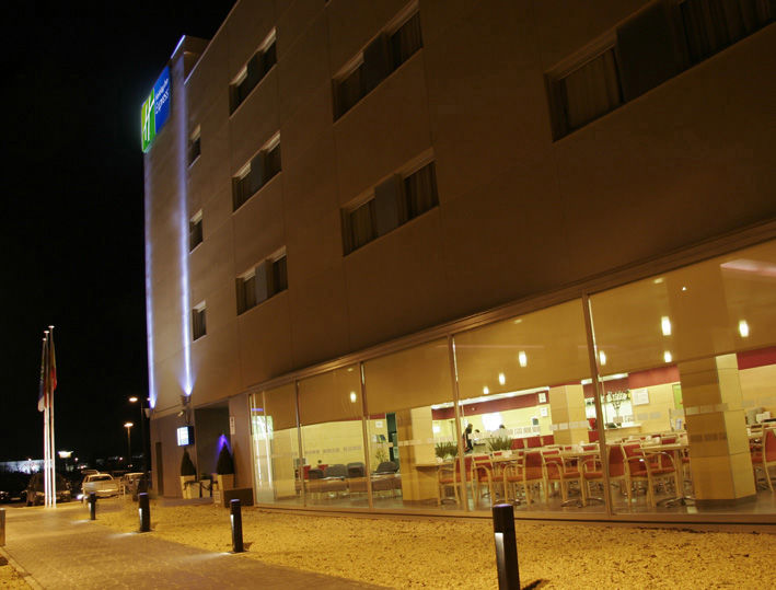 Holiday Inn Express Madrid-Getafe By Ihg Экстерьер фото