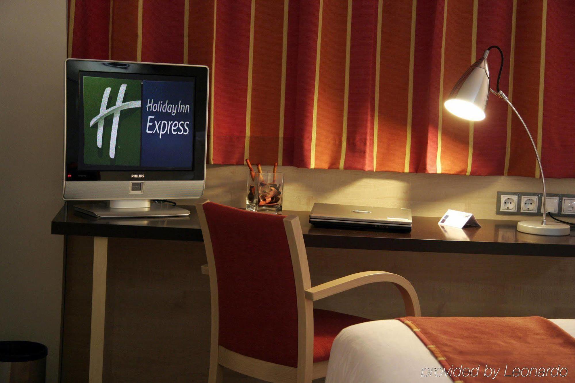 Holiday Inn Express Madrid-Getafe By Ihg Экстерьер фото